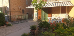 La casa nel borgo - con cortile privato a Porto San Giorgio